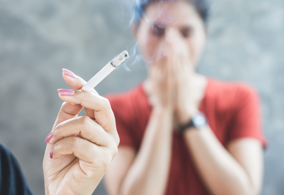 Fumer en présence d'un non-fumeur l'expose aux dangers du tabagisme passif