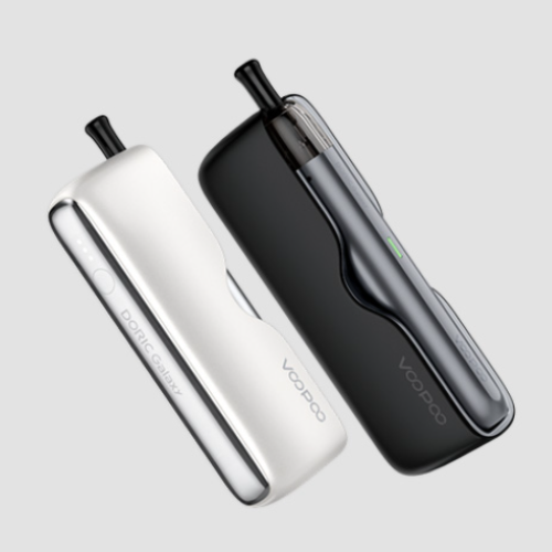 La Doric Galaxy par Voopoo est composée de deux éléments : une powerbank et une e-cigarette tubulaire.